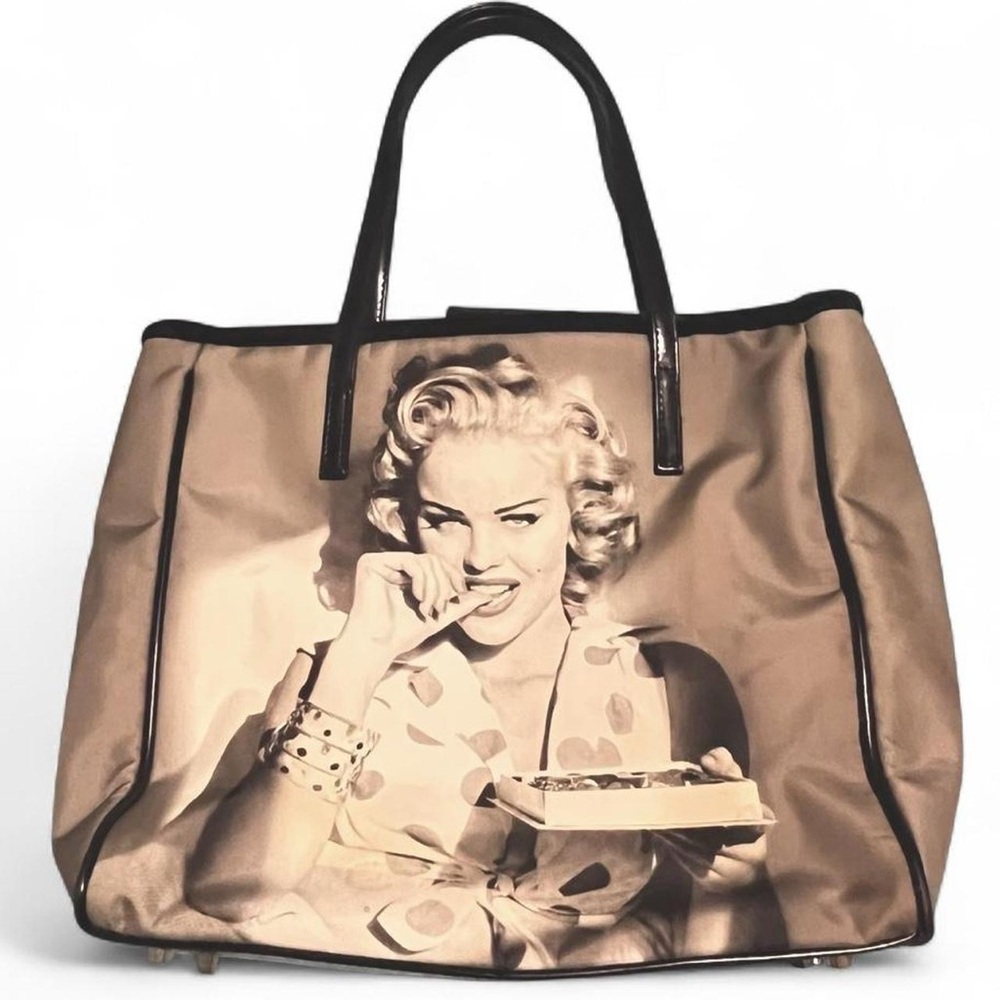 Guess Anna Nicole Smith as Marylin Monroe ad print grey monochrome shoulder bag